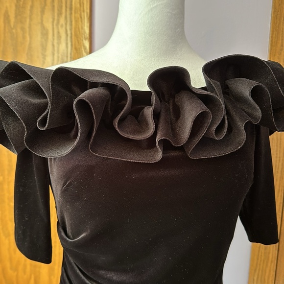 Xscape Ruffle Off the Shoulder velvet sheath dress in black size 8. - Picture 3 of 9